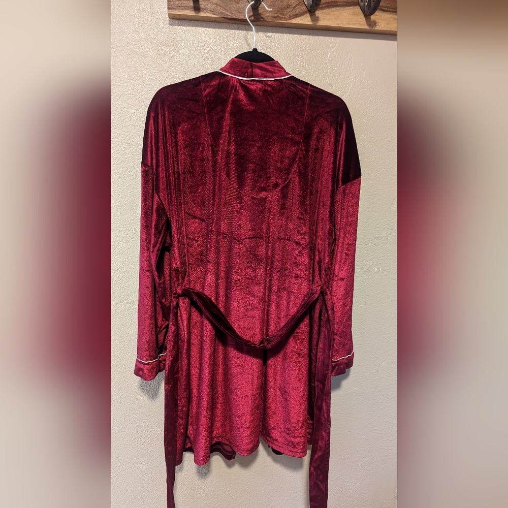KIKIT Robe - Picture 7 of 7